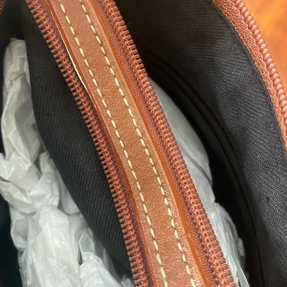 Authentic Genuine Leather Bass Mini Shoulder Bag - Picture 4 of 4